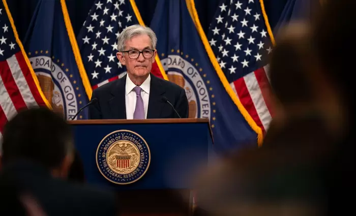 Deutsche Bank: Η αποπομπή Πάουελ θα προκαλούσε σοκ στο δολάριο