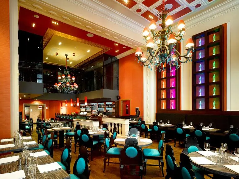 Κατεβάζουν ρολά τα μαγαζιά στην Τσεχία