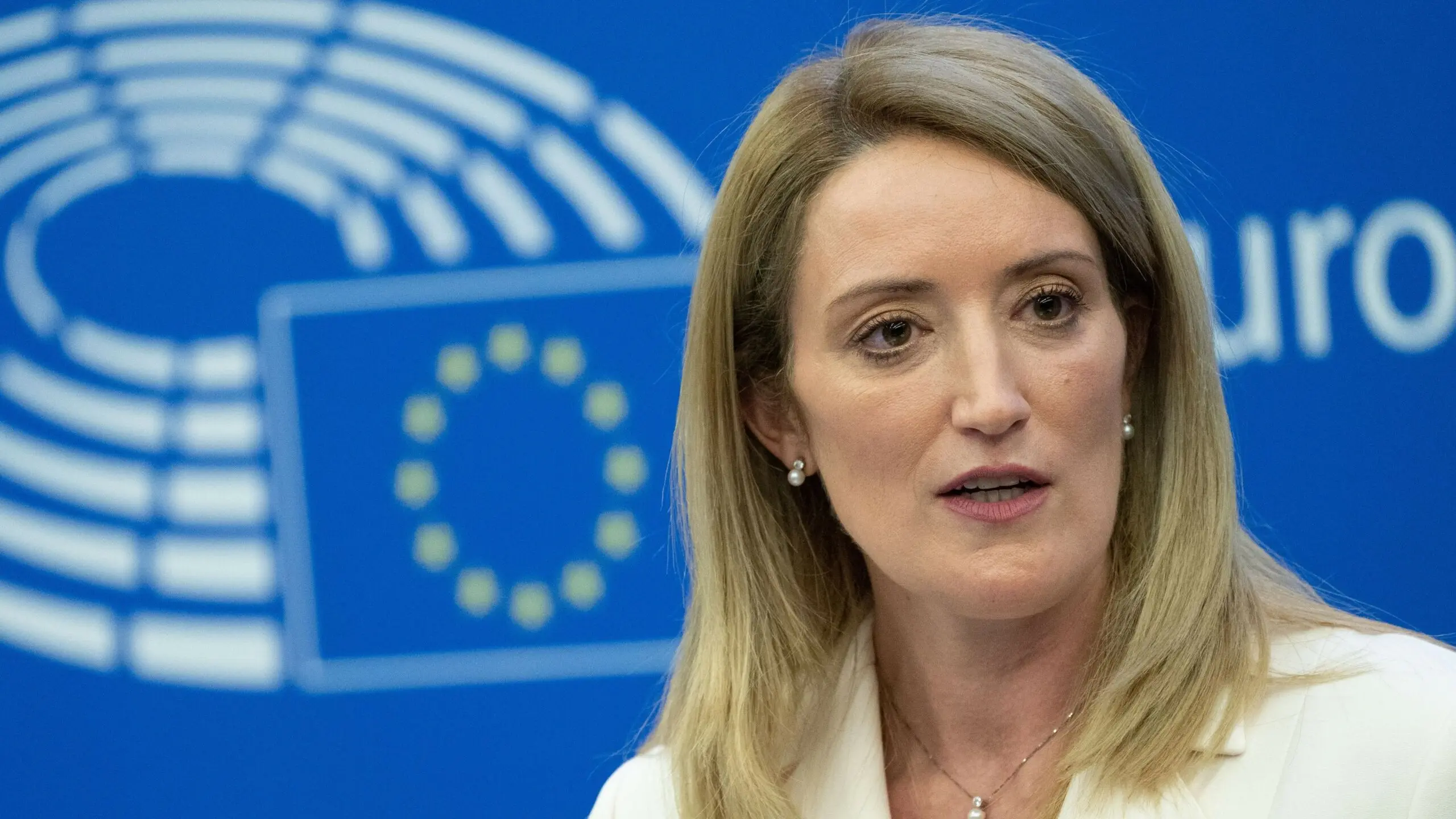 Δεν σχολιάζει τις έρευνες για διαφθορά Ευρωβουλευτών η Μέτσολα