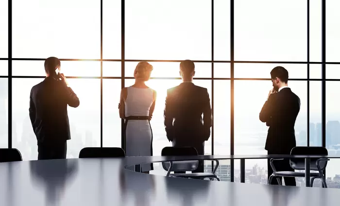 Θέσεις εργασίας Ακόλουθου με μισθό μέχρι €4,469 μηνιαίως 