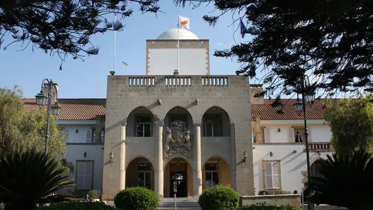 Επ. Οικονομικών: Απέρριψαν κονδύλια για Δόξα και βοηθό Πρώτης Κυρίας