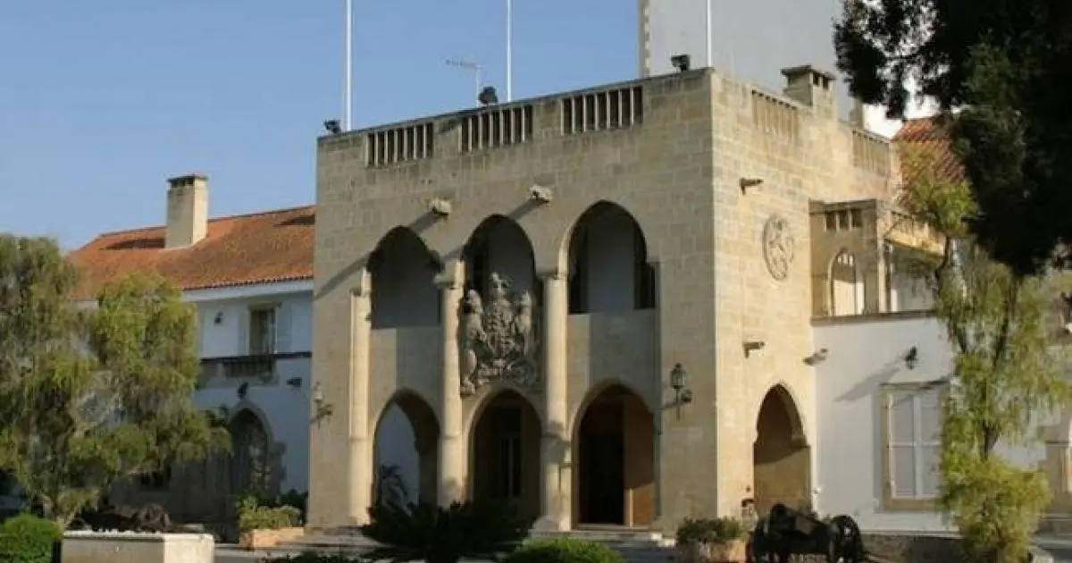 Συσκέψεις για την οικονομία ανάμεσα σε ΠτΔ και επαγγελματικές οργανώσεις