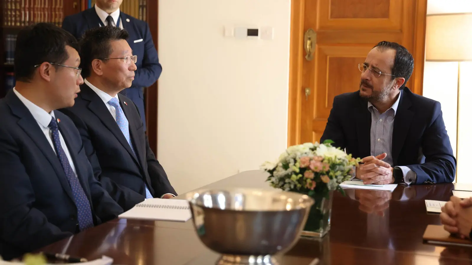 Τετ α τετ ΠτΔ με Κινέζο Πρέσβη για το Βασιλικό - Πότε θα τελειώσει αυτό το.. έργο;