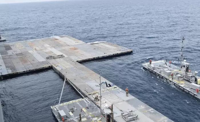 Αναστέλλεται η αποστολή ανθρωπιστικής βοήθειας - Καταστράφηκε μέρος της προβλήτας