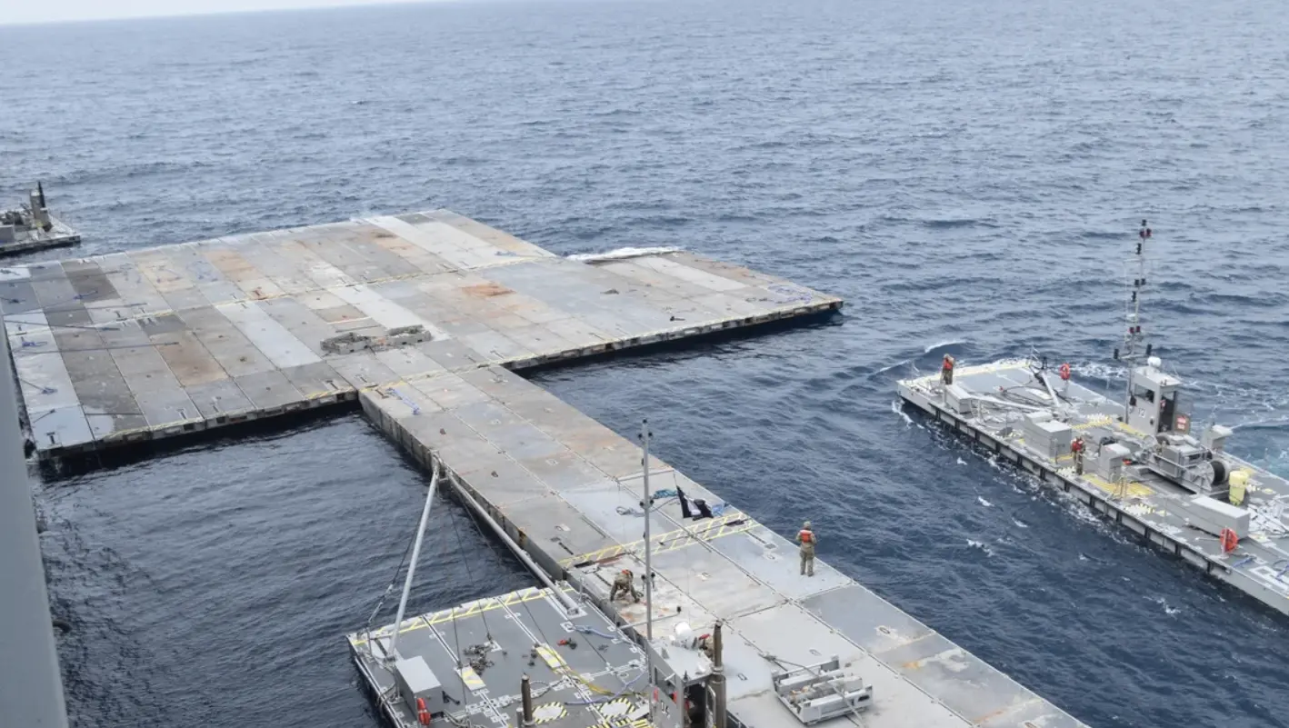 Αναστέλλεται η αποστολή ανθρωπιστικής βοήθειας - Καταστράφηκε μέρος της προβλήτας