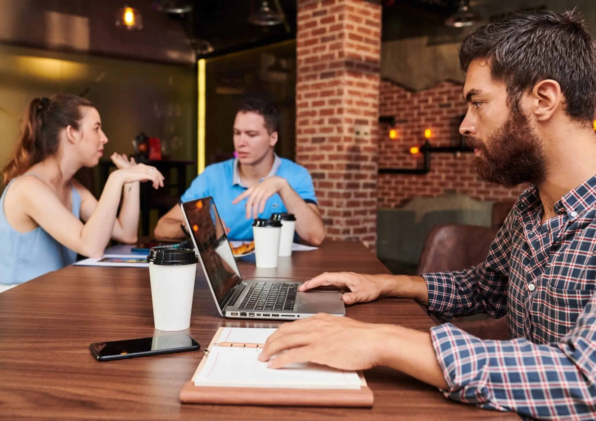 Ανοίγει τις πύλες της η Κύπρος για ψηφιακούς νομάδες