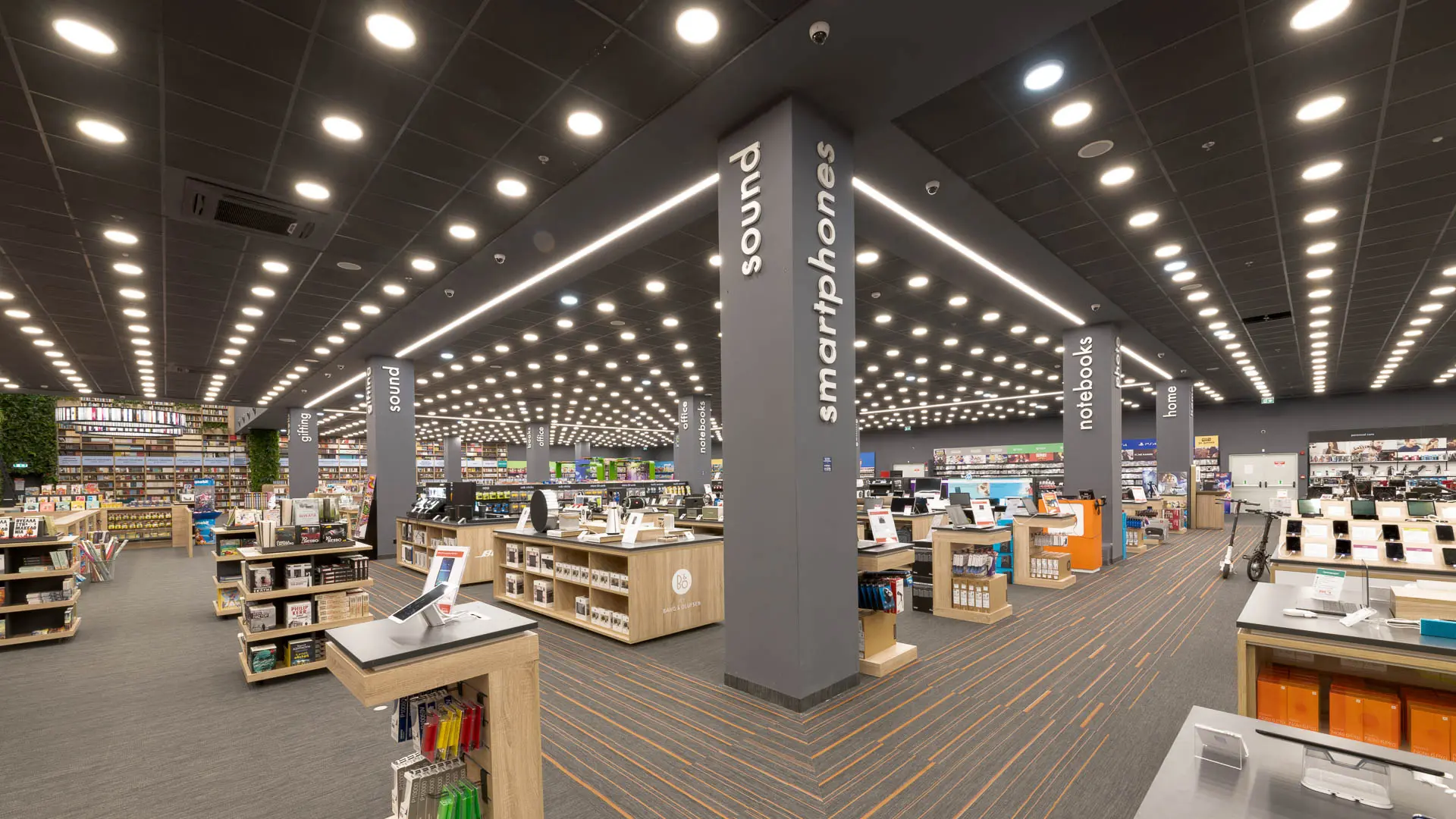 Τα Public Κύπρου κλείνουν τις πόρτες κι εξυπηρετούν online