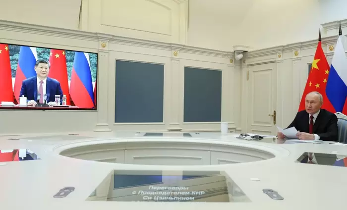 Συνομιλία Πούτιν – Σι: «Σταθεροποιητικός παράγοντας η συνεργασία με την Κίνα»