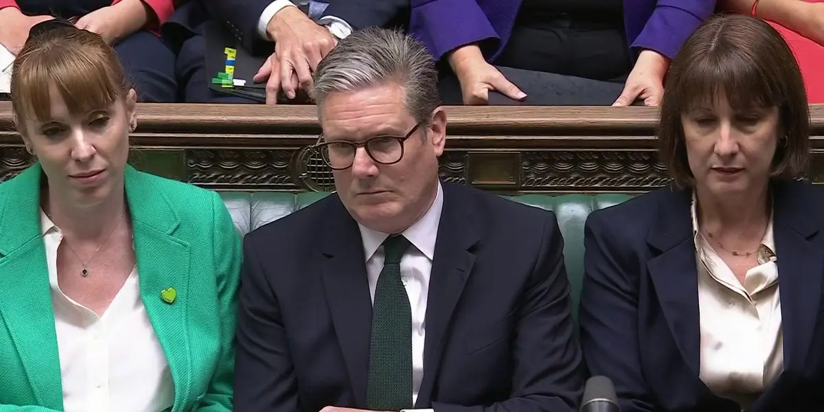 Απογοητευμένοι οι Βρετανοί επιχειρηματίες από την στρατηγική της κυβέρνησης Στάρμερ