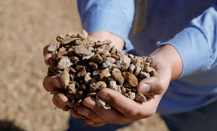 Κίνα: Μεγάλα deals στα κρίσιμα ορυκτά – Μαζικές εξαγορές ορυχείων σε όλο τον κόσμο