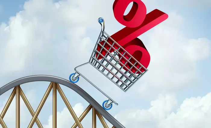 Ενόψει μειώσεων επιτοκίων λόγω αποπληθωρισμού