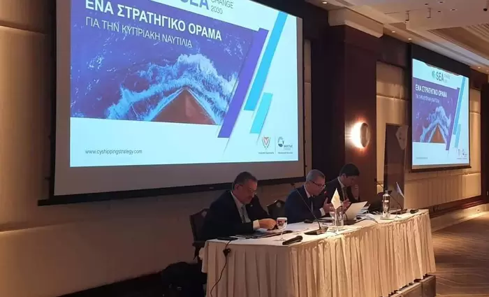 Το Υφυπουργείο Ναυτιλίας σε συνεχή διαβούλευση με την ναυτιλιακή Κοινότητα