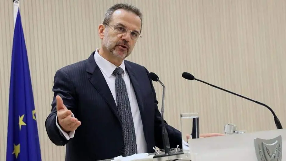 Κόκκινος: Ψάχνουν 3.000 εργαζόμενους και πληρώνουν για να τους εκπαιδεύσουν