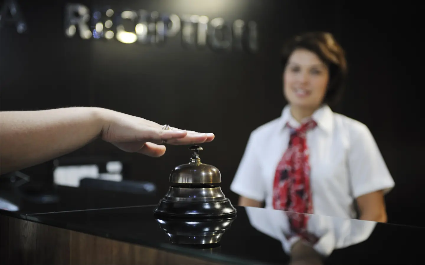 Θεσμοθετήθηκε ο κατώτατος μισθός στην ξενοδοχειακή βιομηχανία