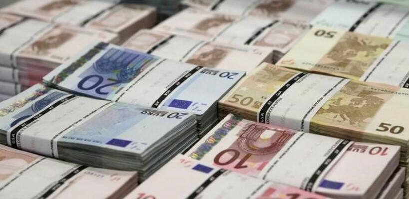 Οι Κεντρικές Τράπεζες ρίχνουν ζεστό χρήμα στην αγορά