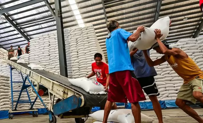 Φιλιππίνες: Φρένο στις εισαγωγές ρυζιού – Πώς επηρεάζονται οι παγκόσμιες τιμές