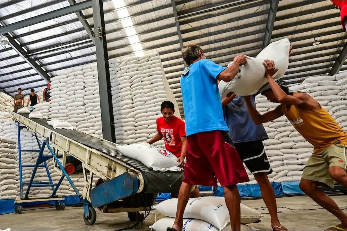 Φιλιππίνες: Φρένο στις εισαγωγές ρυζιού – Πώς επηρεάζονται οι παγκόσμιες τιμές