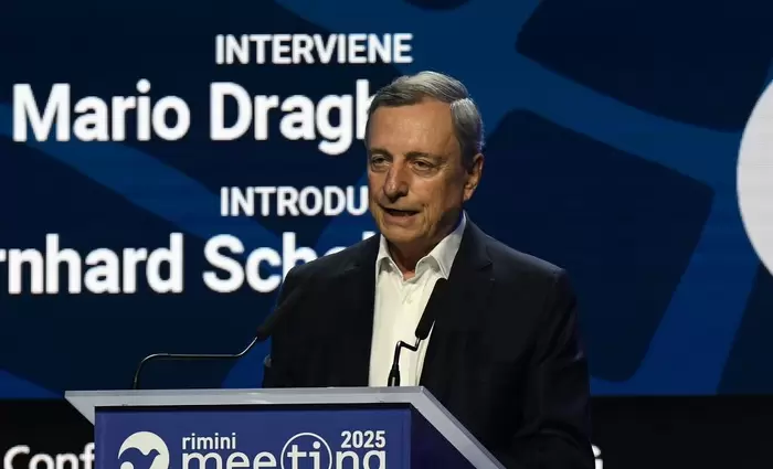 Σκληρό μήνυμα Ντράγκι: Η Ευρώπη θεατής, χωρίς φωνή και χωρίς δύναμη – Υποτάχτηκε στις ΗΠΑ