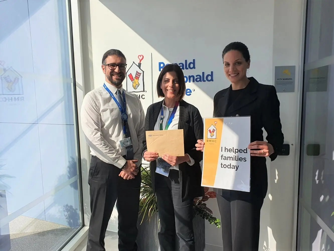 Το προσωπικό της Ελληνικής Τράπεζας στηρίζει το RMHC Cyprus