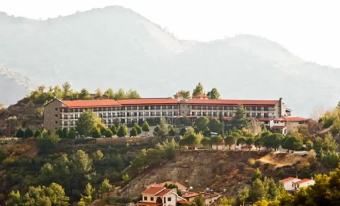 Επαναλειτούργησε το ξενοδοχείο 