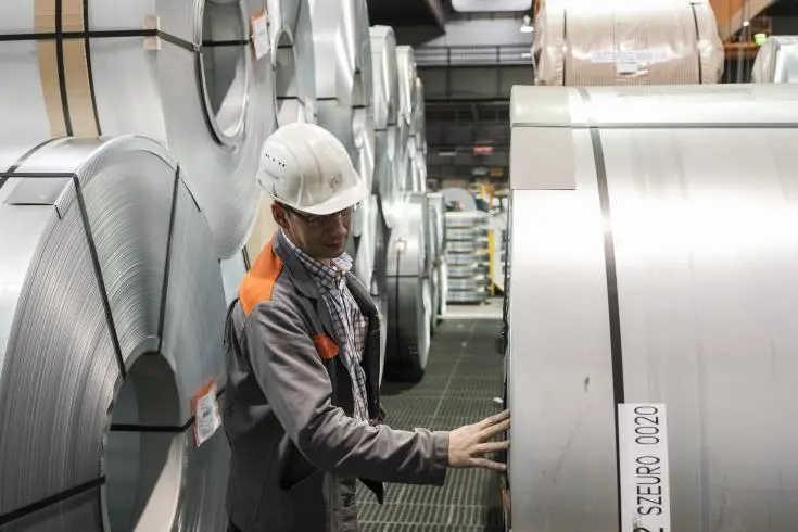 Ουάσινγκτον: Προαναγγέλλει νέες κυρώσεις σε κινεζικά ρολά χάλυβα