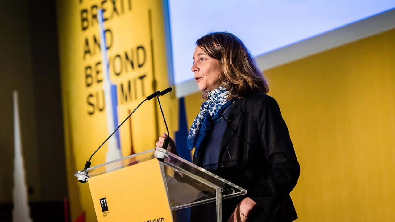 Πρώτη φορά γυναίκα στο τιμόνι των Financial Times