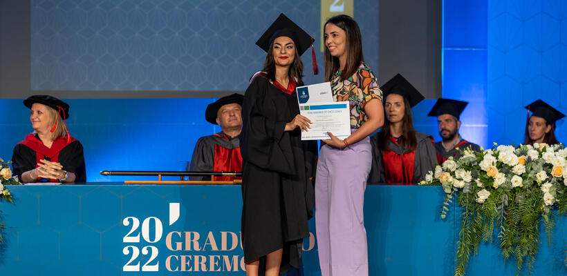 H RSM απονέμει βραβείο αριστείας στην τελετή αποφοίτησης του Πανεπιστημίου UCLan Cyprus 2022
