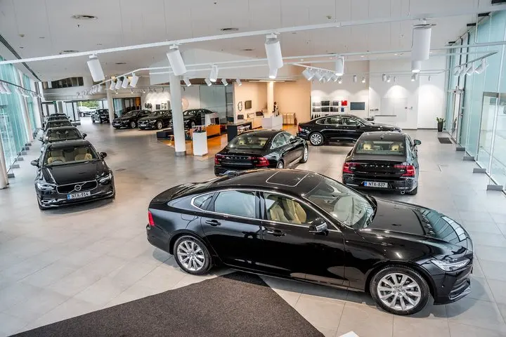 Mε Volvo S90 ενισχύθηκε η Κυβέρνηση