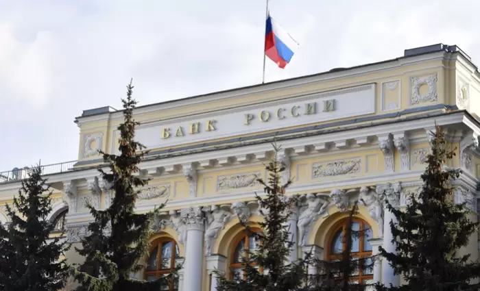 Στο… «κόκκινο» οι ρωσικές τράπεζες – Φλερτάρουν με τη χρεοκοπία