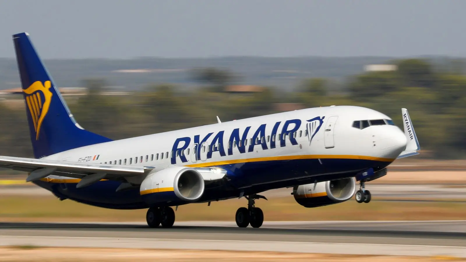 Αρνήθηκαν μειώσεις οι πιλότοι και η Ryanair τους έκλεισε την βάση
