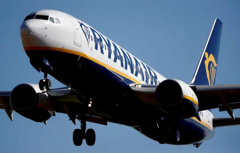 Αύξηση επιβατών και ναύλων προβλέπει η Ryanair
