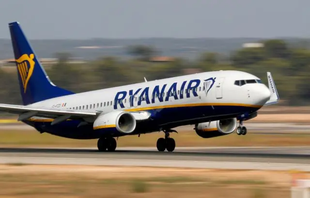 Ryanair: Υπερδιπλασιάστηκαν τα κέρδη τριμήνου