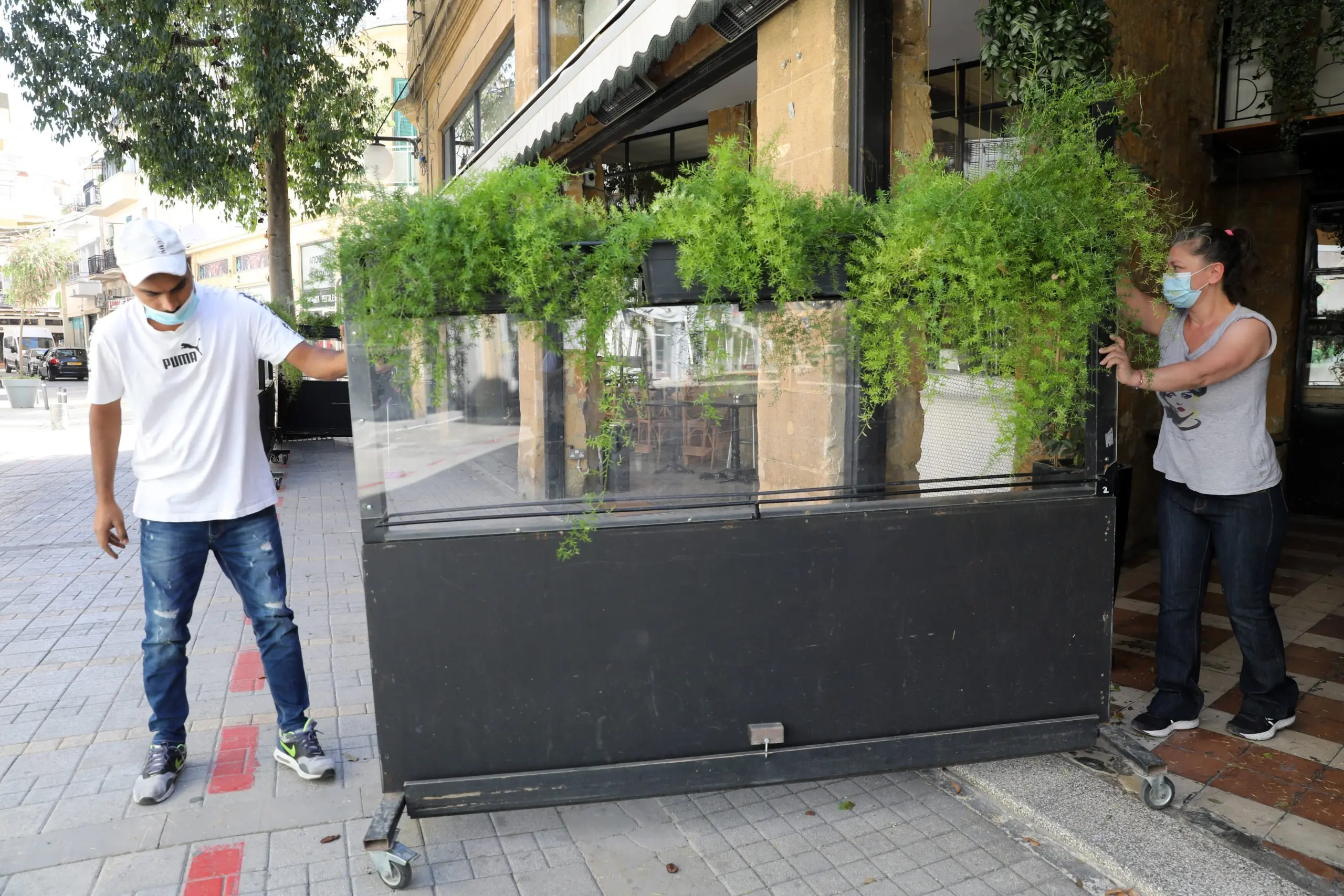 Αναστέλλεται η χρήση Safe Pass σε εξωτερικούς χώρους εστίασης