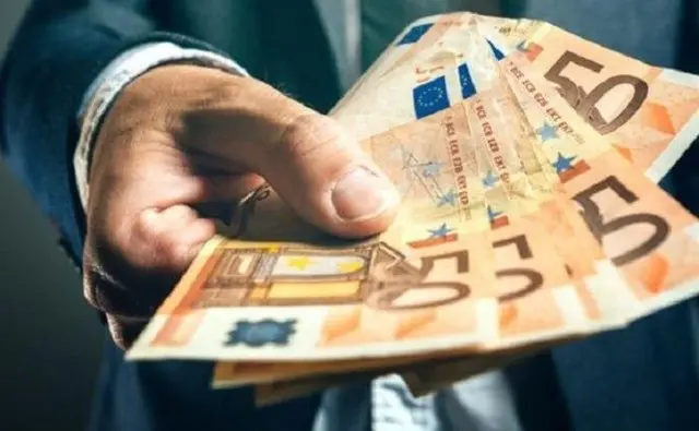 Αυξήθηκαν οι μισθοί των υπαλλήλων στην Κύπρο - Ποιοι τομείς «πληρώνουν»