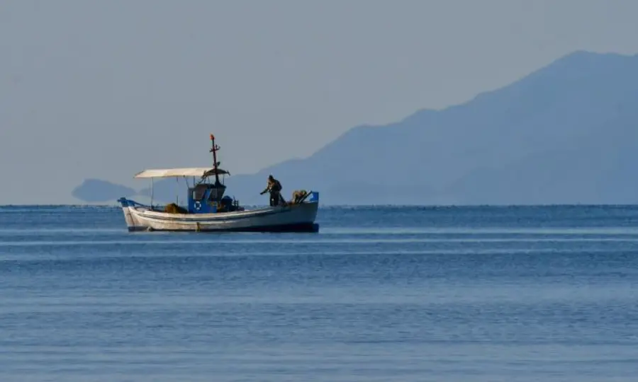 Τμ. Αλιείας: Πλήρωναν επιπλέον υπαλλήλους ενώ ήταν διακοπές