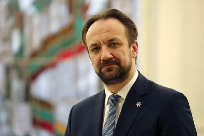 Σίμκους (ΕΚΤ): Η τάση του πληθωρισμού «δείχνει» νέες μειώσεις επιτοκίων