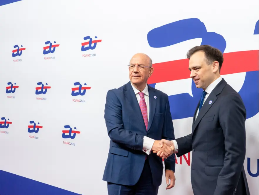 ΥΠΟΙΚ στη Βαρσοβία: Πρωταρχικός στόχος ο διάλογος με ΗΠΑ για δασμούς