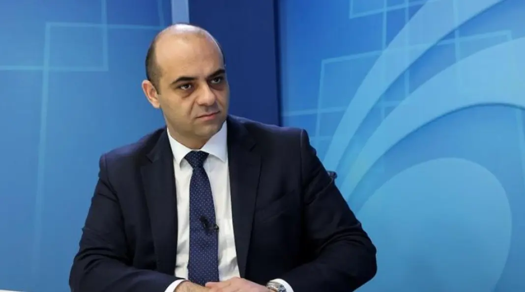 Υπ. Εργασίας: Υψηλή συμμόρφωση εργοδοτών – Εφικτή συμφωνία για ΑΤΑ – Όχι στο κλείσιμο καταστημάτων Κυριακές