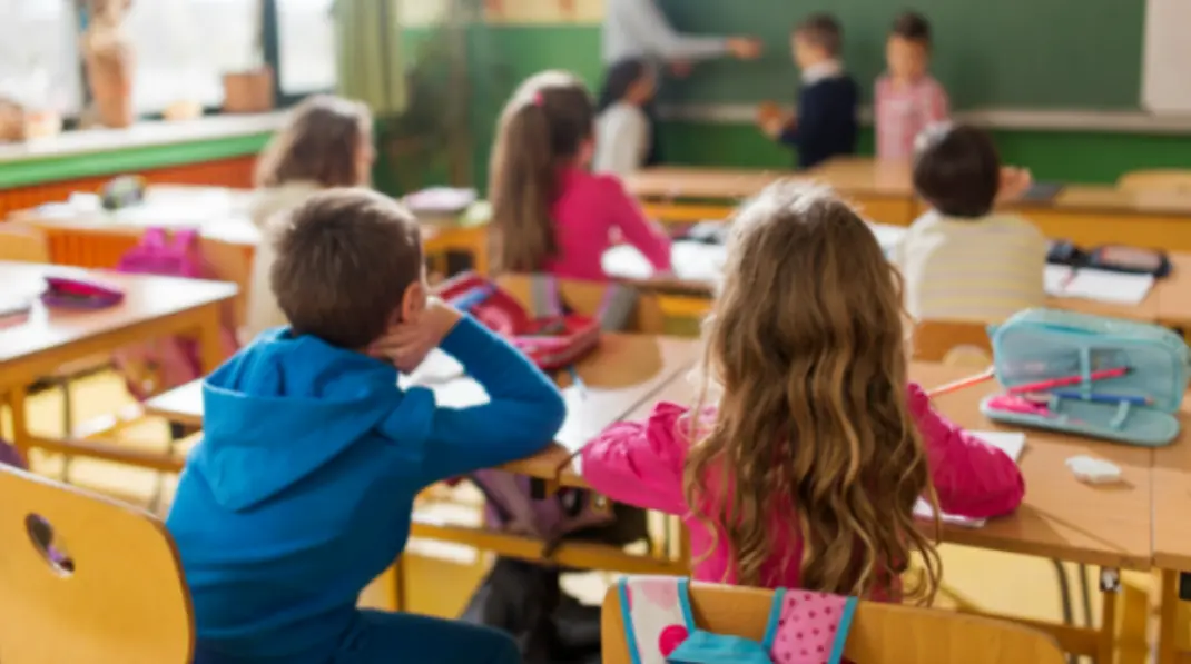 Ισότητα: Ζητά νέους όρους πρόσληψης νηπιαγωγών & μεγαλύτερη άδεια μητρότητας