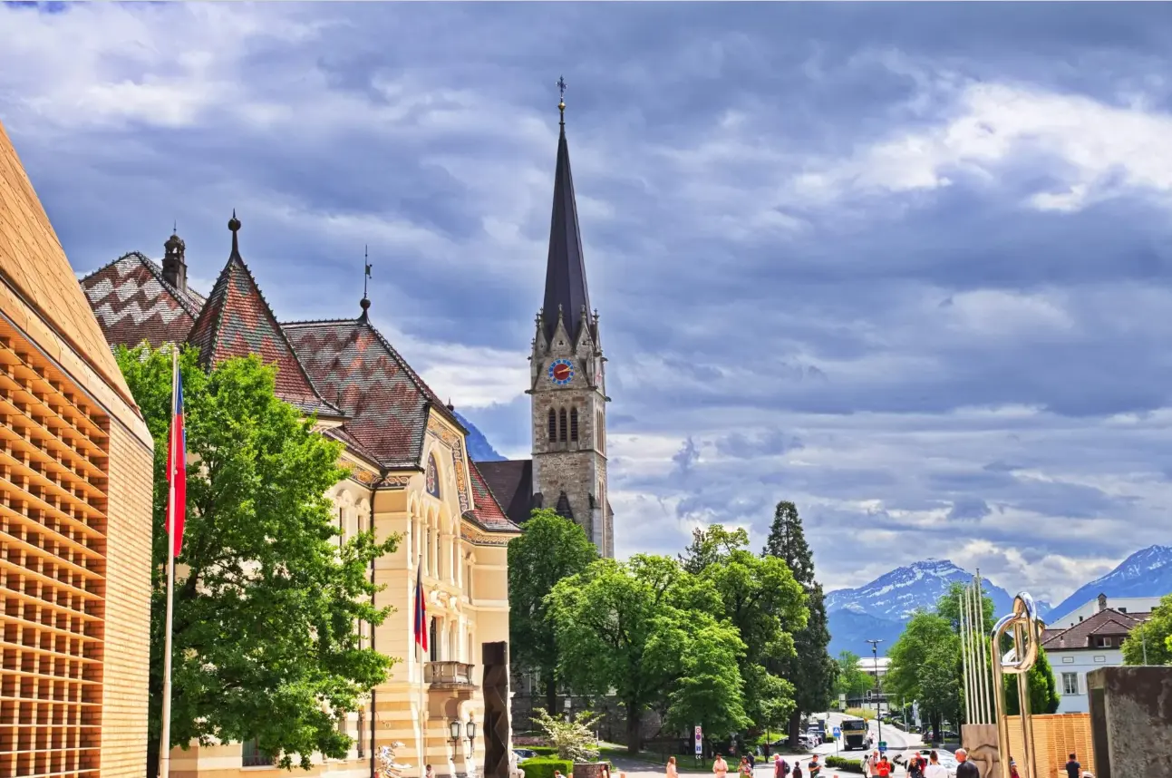 «Ζόμπι» δισεκατομμυρίων πνίγουν το Λίχτενσταϊν – Πανικός με τα «ορφανά» ρωσικά κεφάλαια