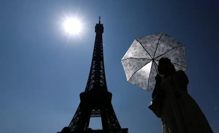 Πώς οι αγορές «εκτόπισαν» τη Γαλλία από τον πυρήνα στην περιφέρεια του ευρώ