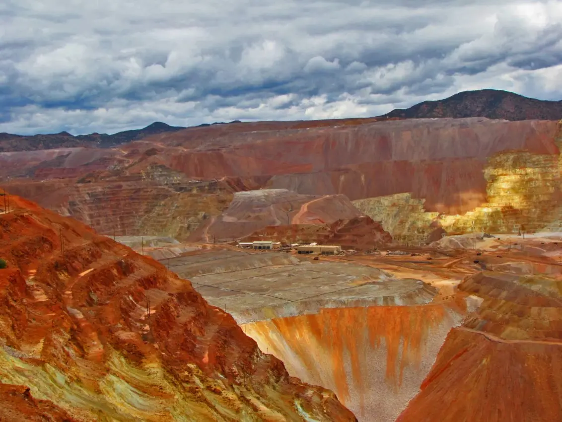 Τραμπ κατά δικαστών και Απάτσι για τον «ιερό τόπο» του χαλκού