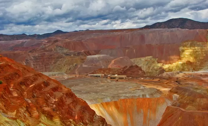 Τραμπ κατά δικαστών και Απάτσι για τον «ιερό τόπο» του χαλκού
