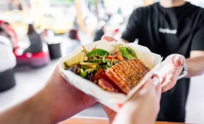 Οι Κύπριοι δυσκολεύονται λιγότερο από κάθε άλλο Ευρωπαίο να αγοράσουν πλήρες γεύμα