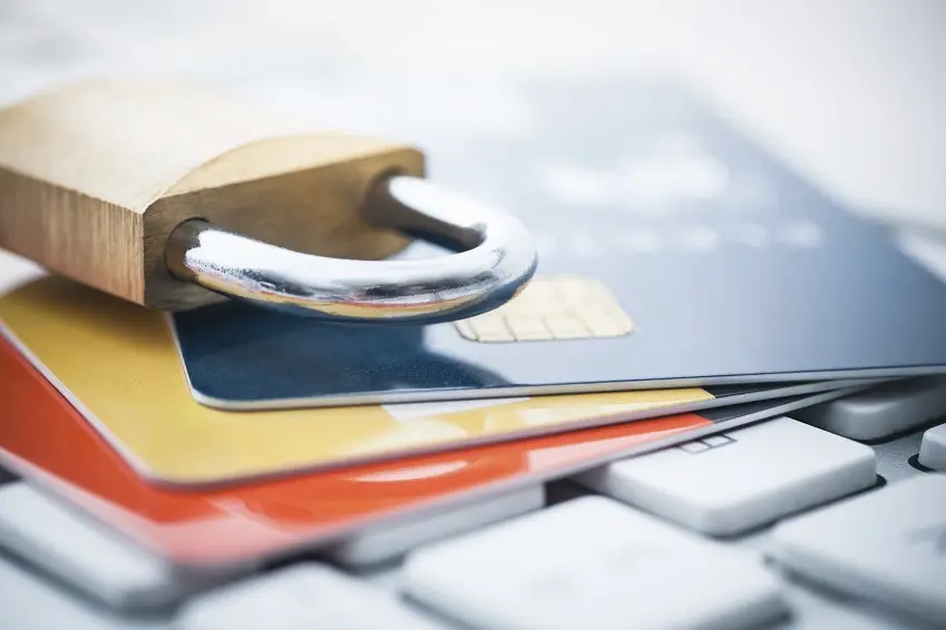 Τεχνολογία, ασφάλεια και ΜΕΔ οι υψηλές προτεραιότητες των τραπεζών