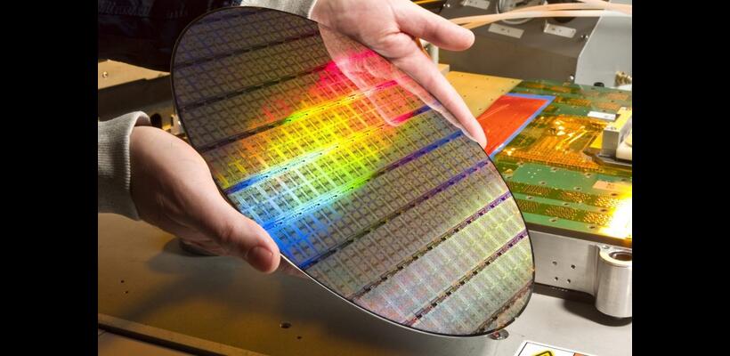 Εξαιρέσεις δασμών σε τσιπ για Amazon, Google, Microsoft - Το σχέδιο Τραμπ