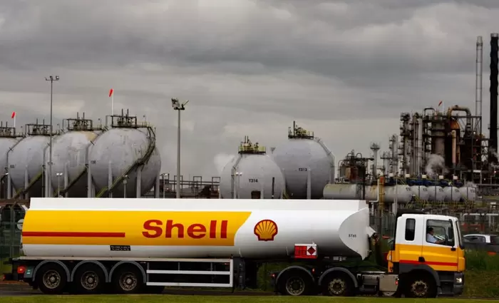 Aναδιοργάνωση με 9.000 απολύσεις στη Shell