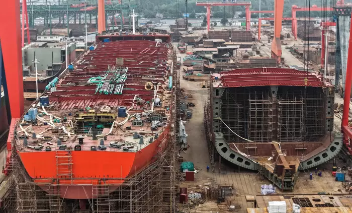 Κινεζικά ναυπηγεία μονοπώλησαν τις παγκόσμιες παραγγελίες νέων πλοίων μέσα σε μία εβδομάδα