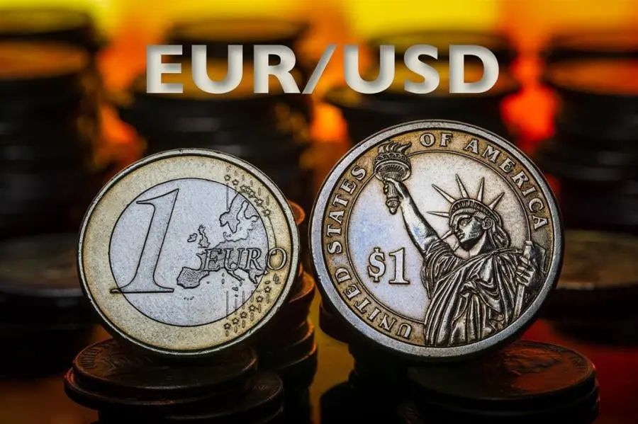 Αρνητικό ρεκόρ 20ετίας για το ευρώ έναντι του δολαρίου