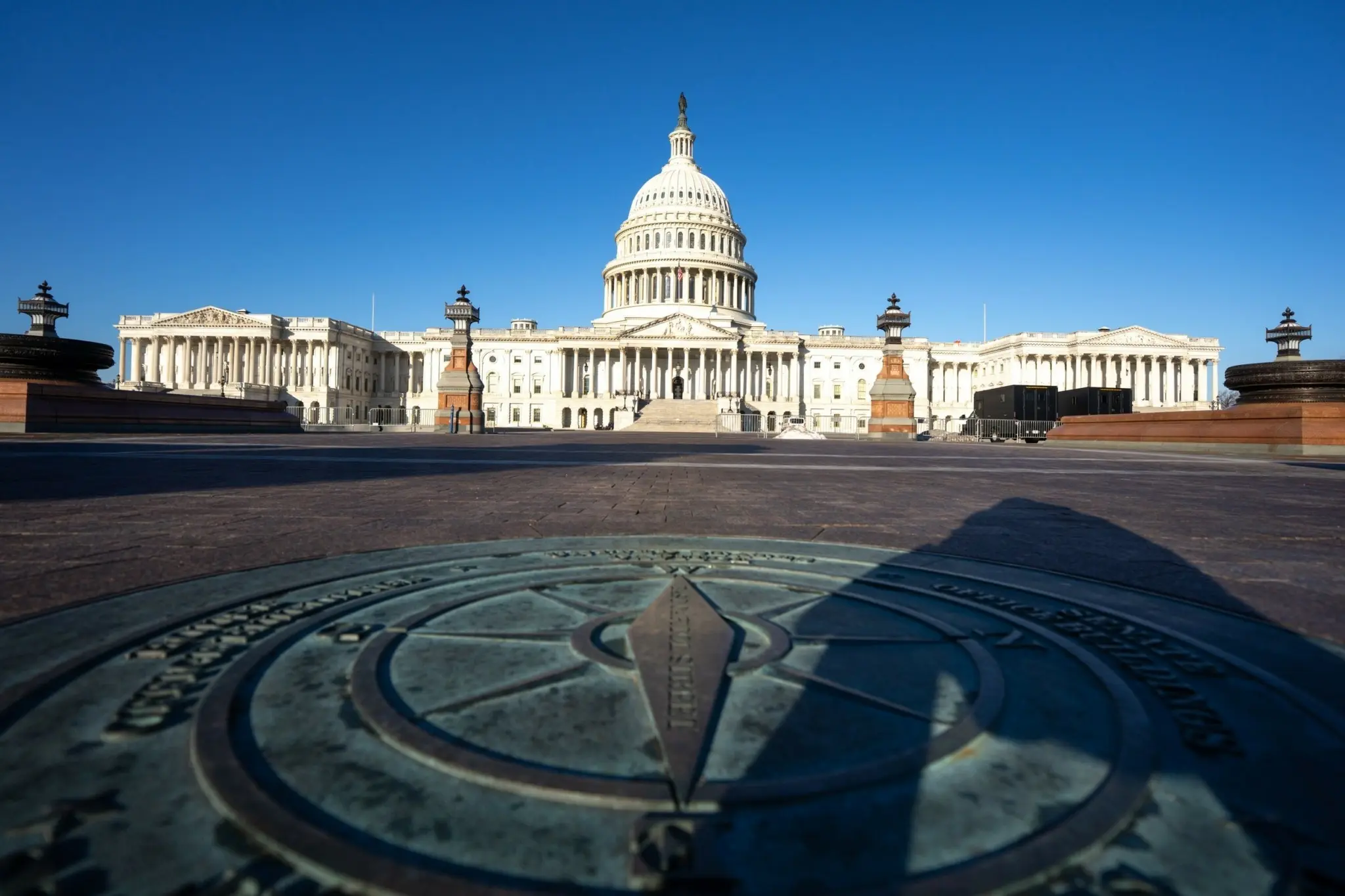 To μεγαλύτερο σε διάρκεια κλείσιμο της κυβέρνησης των ΗΠΑ έχει φέρει τη χώρα στα όρια